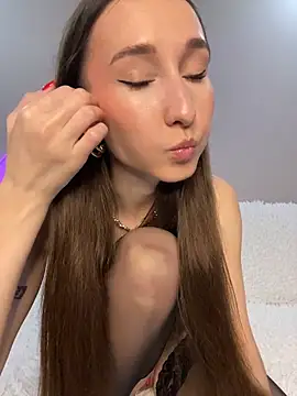 Snapshot of cutte_dora chatting on February 20, 2026, 1:02 pm cutte dora online show from February 20, 2026, 1:02 pm