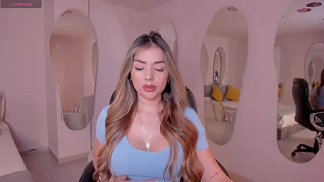 ChloePreston  online show from March 5, 2025, 10:44 am