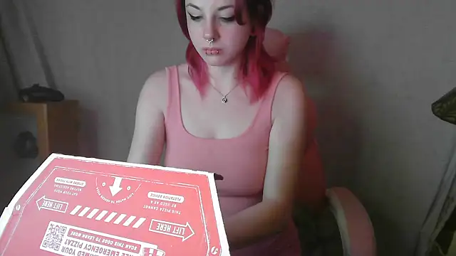 Snapshot of GoddessPinxx chatting on December 28, 2024, 4:30 am GoddessPinxx online show from December 28, 2024, 4:30 am