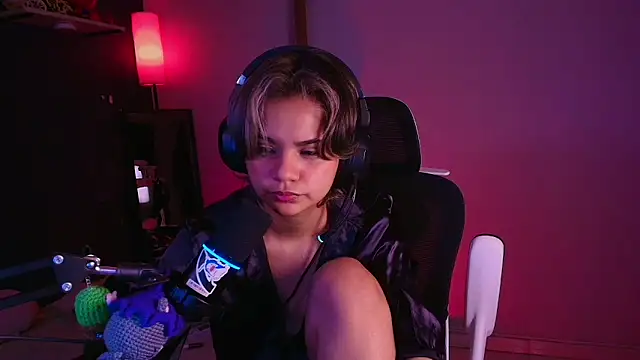 marlena3312 online show from March 4, 2026, 1:41 pm