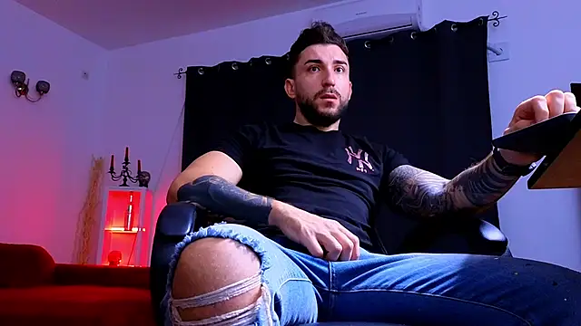 MightyAaron66 online show from October 19, 2025, 4:26 am