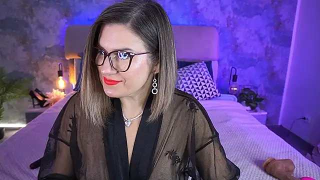 KiraRoxx online show from January 18, 2026, 10:24 pm