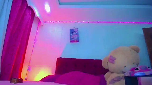 NahomiCamper online show from March 7, 2026, 1:23 am