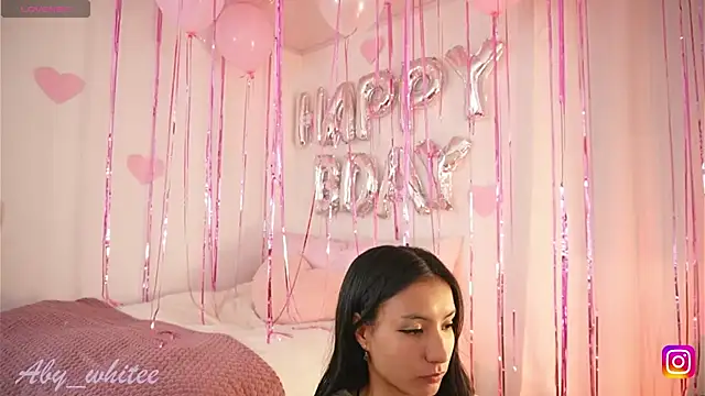 AbyWhitee online show from October 17, 2025, 4:49 am