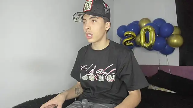HeellBoy  online show from May 16, 2026, 4:55 am