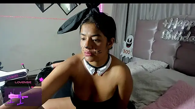 arianithaxox online show from October 31, 2025, 5:26 am