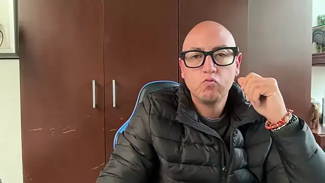 alanan881 online show from November 30, 2025, 6:30 pm