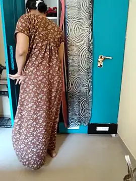 Snapshot of samitasharma chatting on November 13, 2025, 5:22 am samitasharma online show from November 13, 2025, 5:22 am