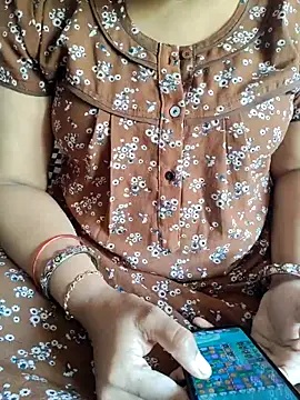 Snapshot of samitasharma chatting on December 19, 2025, 6:05 am samitasharma online show from December 19, 2025, 6:05 am