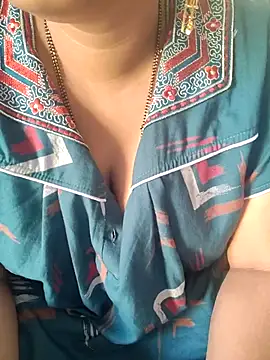 Snapshot of samitasharma chatting on December 20, 2025, 4:59 am samitasharma online show from December 20, 2025, 4:59 am