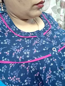 Snapshot of samitasharma chatting on September 24, 2025, 5:41 pm samitasharma online show from September 24, 2025, 5:41 pm
