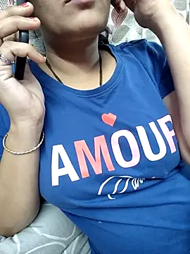 Snapshot of samitasharma chatting on February 25, 2025, 3:20 pm samitasharma online show from February 25, 2025, 3:20 pm