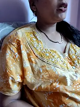 Snapshot of samitasharma chatting on February 23, 2025, 5:45 am samitasharma online show from February 23, 2025, 5:45 am