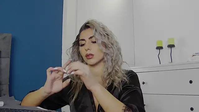 Snapshot of CelineMeyerr chatting on October 9, 2025, 4:24 am CelineMeyerr online show from October 9, 2025, 4:24 am