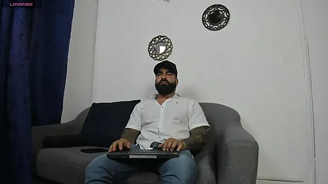 Snapshot of Lyon_vach chatting on April 29, 2026, 10:16 pm Lyon vach online show from April 29, 2026, 10:16 pm