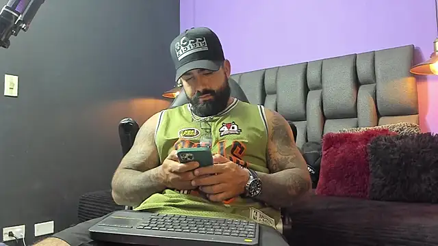 Lyon vach online show from September 23, 2025, 8:05 pm