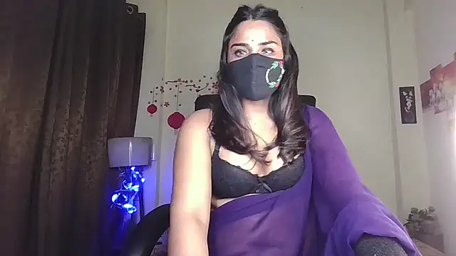 Black-Pearll online show from April 3, 2026, 10:38 pm