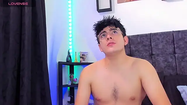 nolan twink1 online show from April 15, 2026, 5:39 pm