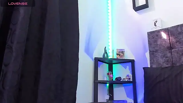 nolan twink1 online show from April 15, 2026, 7:58 pm