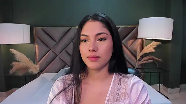 Snapshot of Mia_Elowen chatting on March 18, 2025, 8:37 pm Mia Elowen online show from March 18, 2025, 8:37 pm