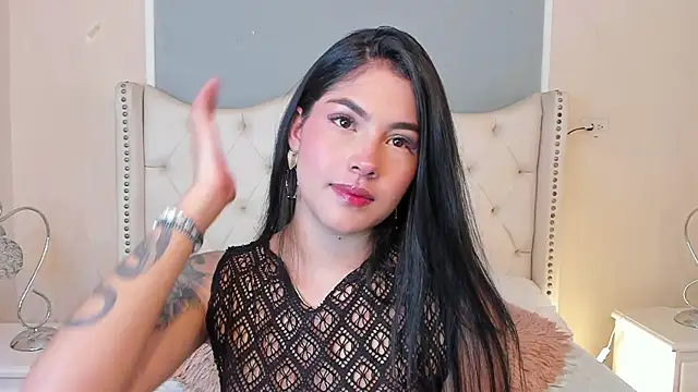 Snapshot of Mia_Elowen chatting on February 11, 2025, 9:56 pm Mia Elowen online show from February 11, 2025, 9:56 pm