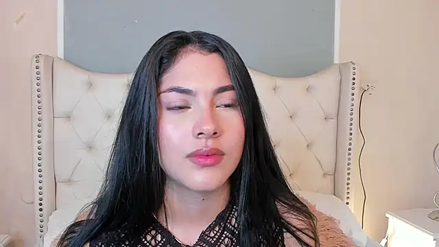 Snapshot of Mia_Elowen chatting on February 12, 2025, 12:58 am Mia Elowen online show from February 12, 2025, 12:58 am