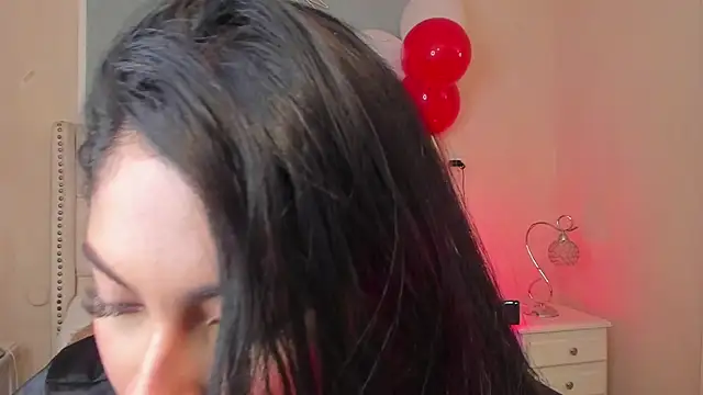 Snapshot of Mia_Elowen chatting on February 14, 2025, 9:53 pm Mia Elowen online show from February 14, 2025, 9:53 pm