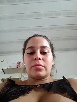 Snapshot of LaurenWelly_ chatting on December 20, 2025, 7:28 pm LaurenWelly online show from December 20, 2025, 7:28 pm