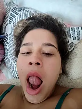 LaurenWelly  online show from September 13, 2025, 3:12 pm