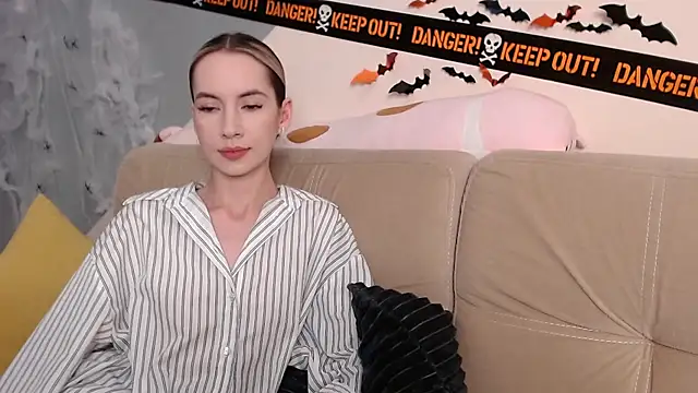 Snapshot of AmbrielHailey chatting on November 3, 2025, 7:57 am AmbrielHailey online show from November 3, 2025, 7:57 am