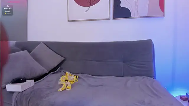 sofiiajones online show from March 28, 2026, 3:51 am