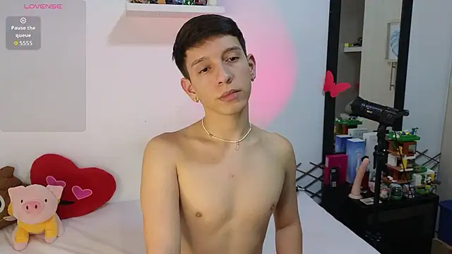 milky  boy  online show from March 6, 2026, 9:54 pm