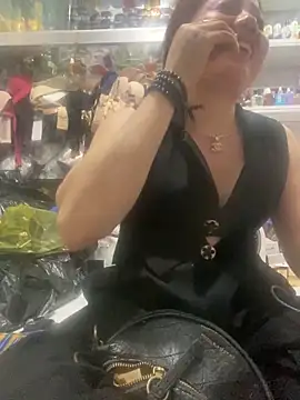 Snapshot of Cesywet chatting on March 8, 2025, 10:11 am Cesywet online show from March 8, 2025, 10:11 am