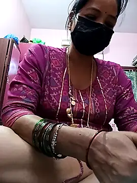 Snapshot of Tamil_sreelekha chatting on February 13, 2025, 4:50 pm Tamil sreelekha online show from February 13, 2025, 4:50 pm