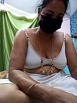 Snapshot of Tamil_sreelekha chatting on October 4, 2025, 5:47 pm Tamil sreelekha online show from October 4, 2025, 5:47 pm