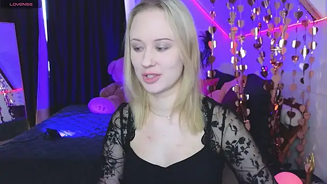 SashaBrooks online show from March 21, 2026, 1:37 pm