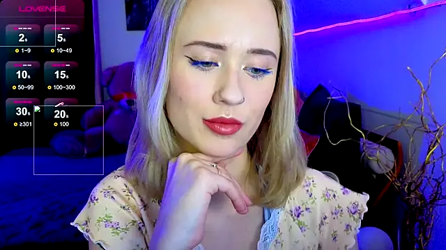 SashaBrooks online show from October 22, 2025, 6:51 pm