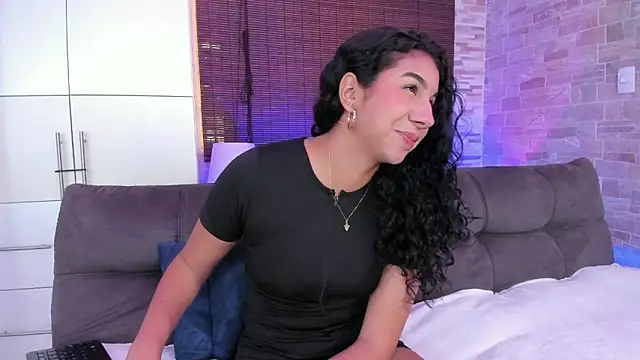 Snapshot of candyy_bella chatting on January 31, 2025, 3:00 pm candyy bella online show from January 31, 2025, 3:00 pm
