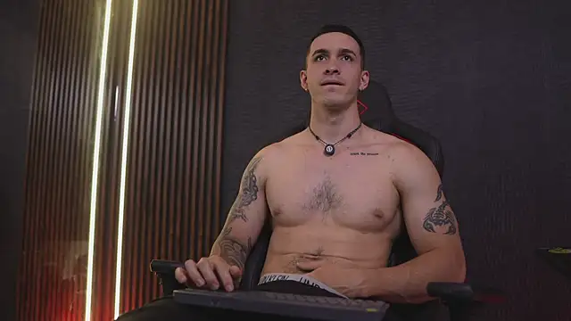 JacksonOlsenn online show from April 4, 2026, 8:37 pm