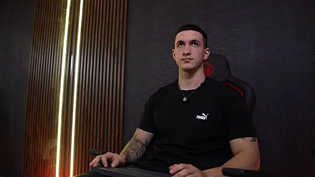 JacksonOlsenn online show from February 25, 2026, 9:03 pm