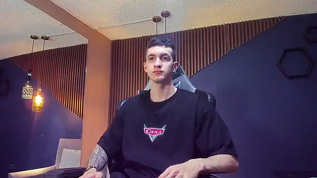 JacksonOlsenn online show from March 18, 2025, 1:34 pm