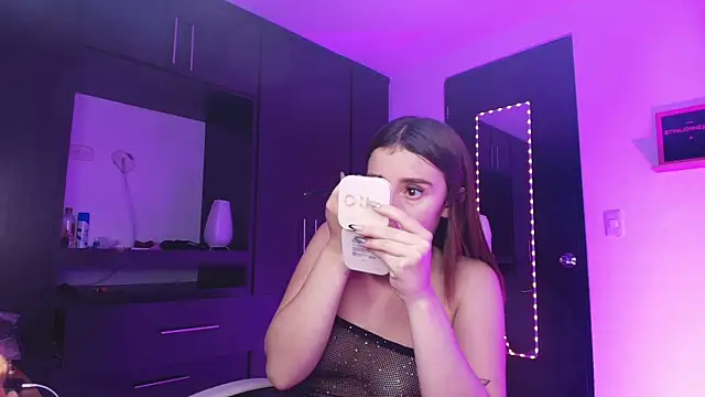 TinaJonnes  online show from February 26, 2026, 7:41 am