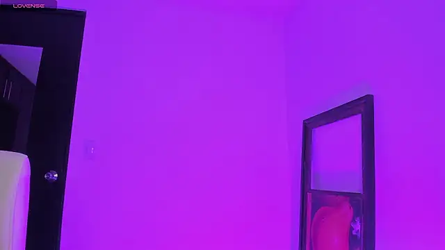 TinaJonnes  online show from February 4, 2026, 9:04 am