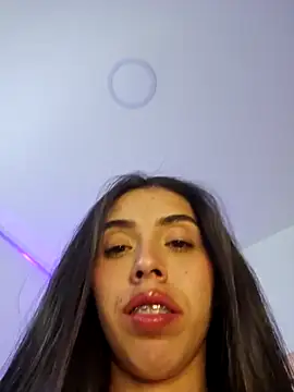 Snapshot of sharondeluxe1 chatting on April 25, 2026, 4:37 am sharondeluxe1 online show from April 25, 2026, 4:37 am