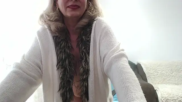 Snapshot of cecylya4u chatting on October 5, 2025, 11:45 am cecylya4u online show from October 5, 2025, 11:45 am
