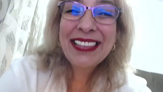 Snapshot of cecylya4u chatting on September 26, 2025, 9:43 pm cecylya4u online show from September 26, 2025, 9:43 pm
