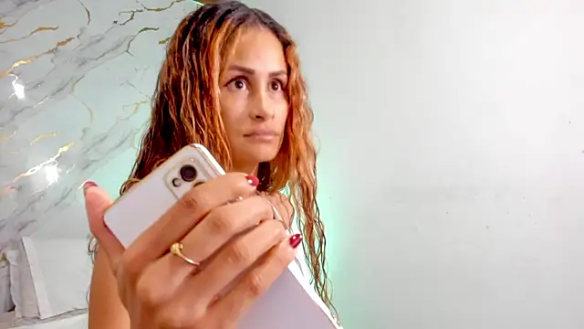 coralcarter1 online show from November 21, 2025, 1:37 am