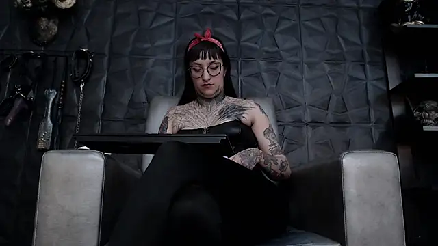 Agata Darkness online show from November 26, 2025, 10:43 pm