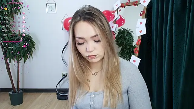 Evia r0se online show from February 11, 2025, 2:03 am