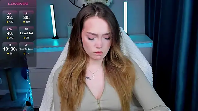 Evia r0se online show from December 5, 2025, 2:04 pm